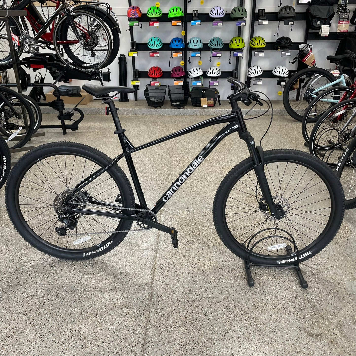 Cannondale Trail 2 Mountain Bike, XL, for 6'0" - 6'3"