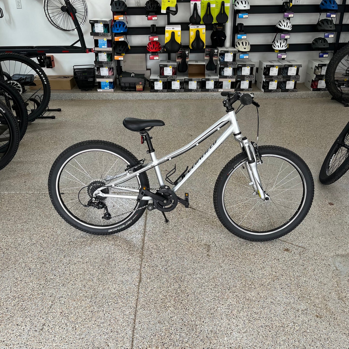 CPO, Specialized Hot Rock, 24" Kids Bike, 3'11" - 4'8"
