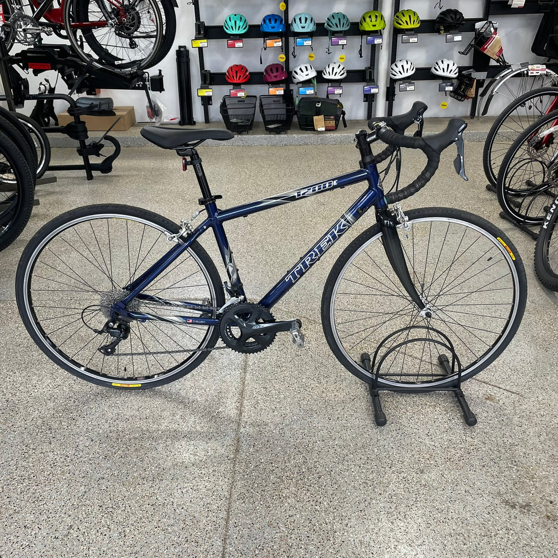 CPO, Trek 1200 Road Bike, Blue, 5'4