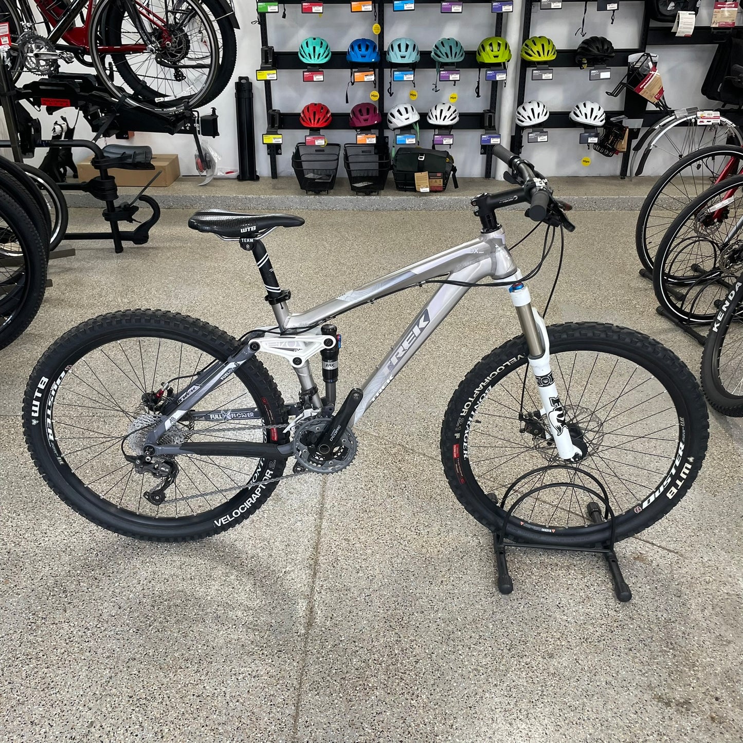 Trek Fuel EX 8 Mountain Bike, 5'2" - 5'6"