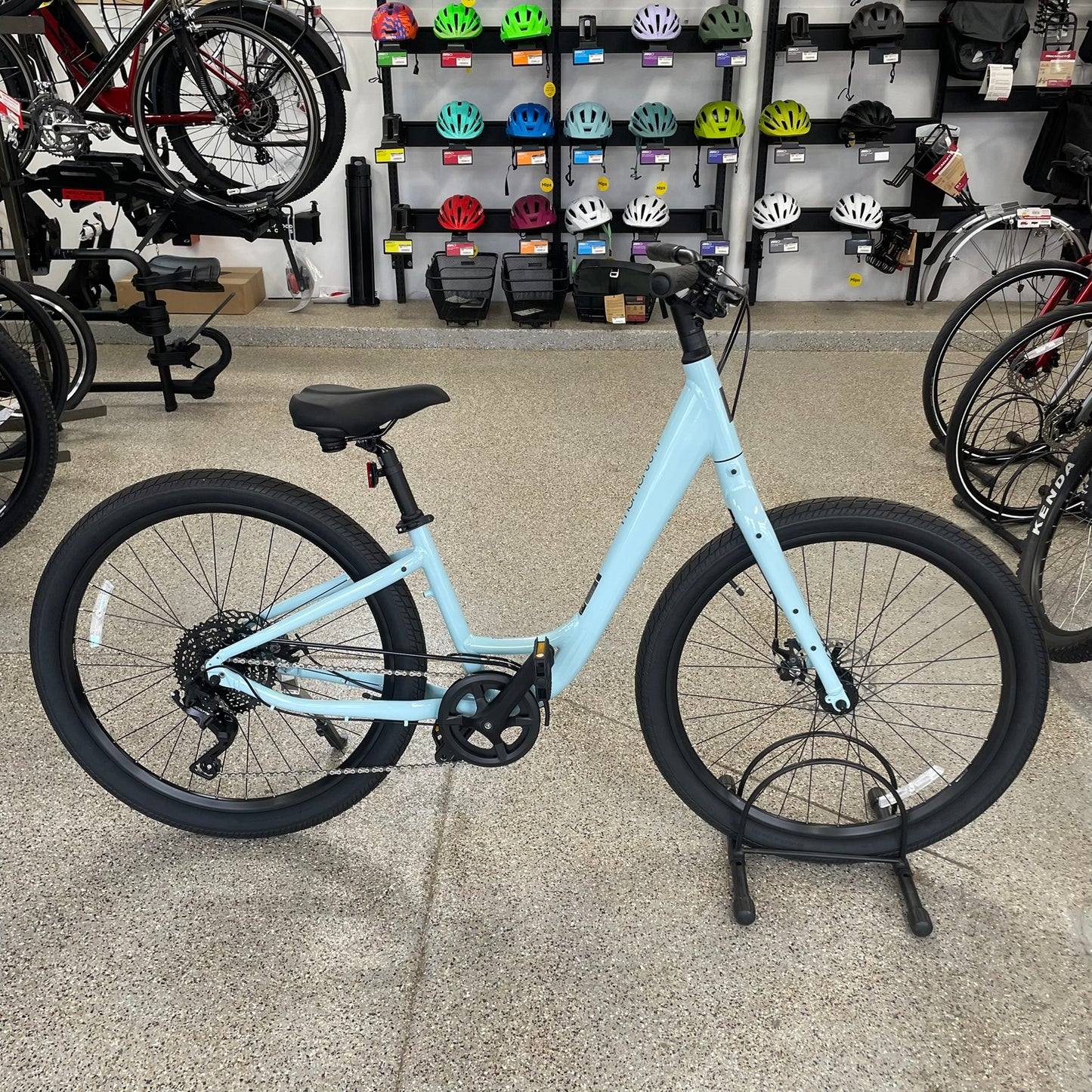 Momentum Vida Comfort Bike with Upgraded Gearing, 5'3" - 5'8"