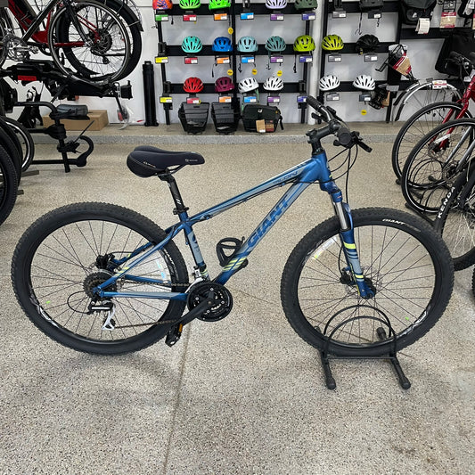 Giant Talon Mountain Bike, 5'4" - 5'8"