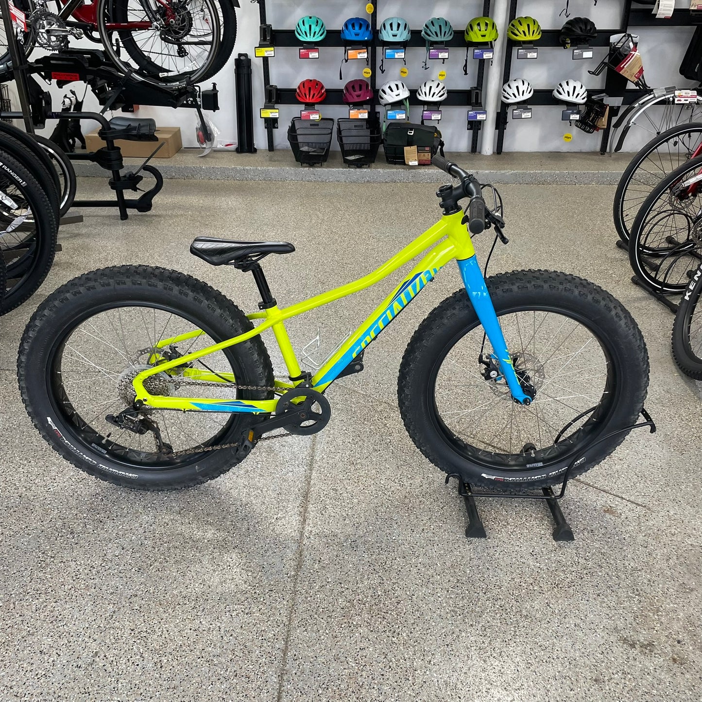 Specialized Fatboy 24 Kids Fat Bike, 4'3" - 5'0"