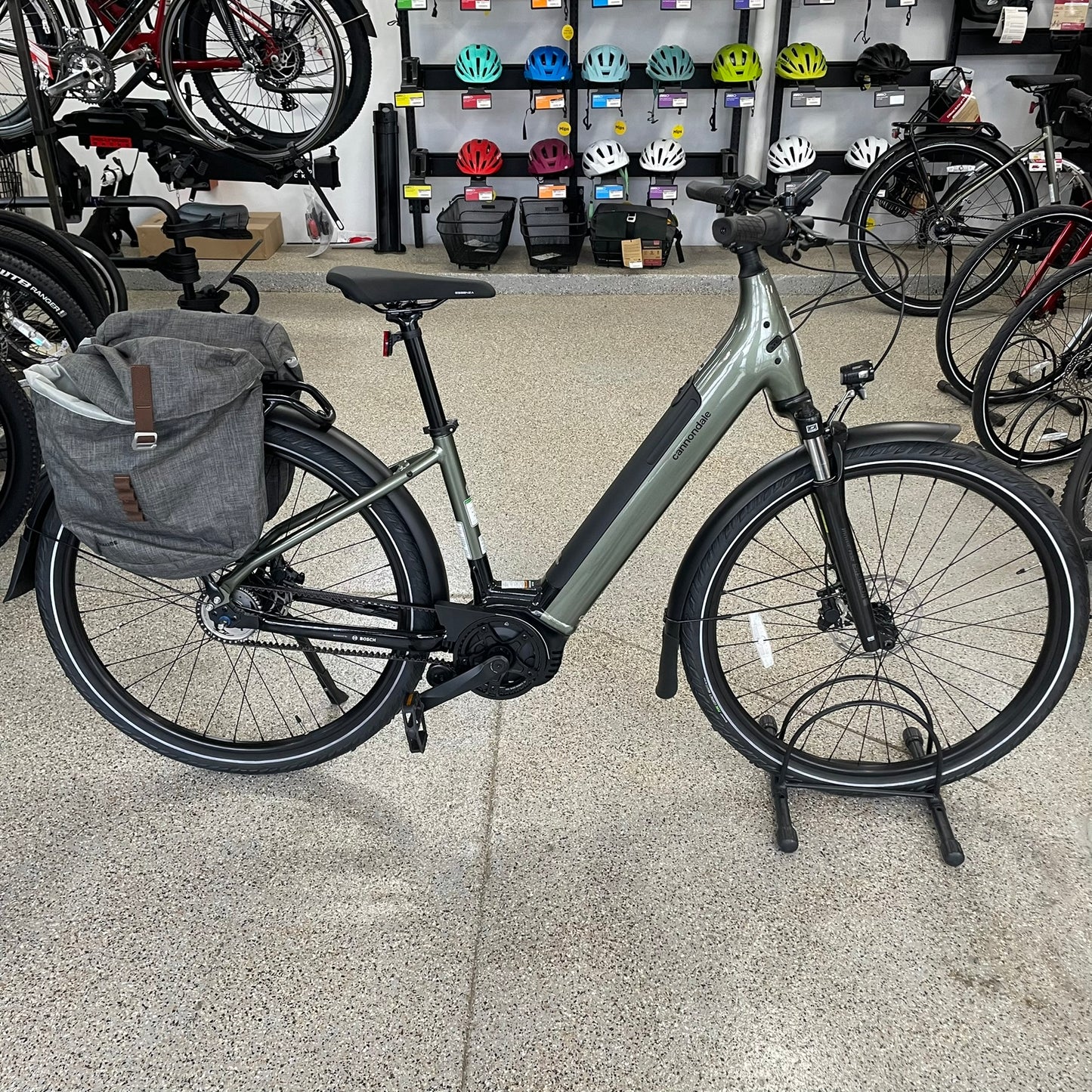 Cannondale Mavaro 2 Low StepThru Electric Assist Bike, Medium, 5'5" - 6'1"