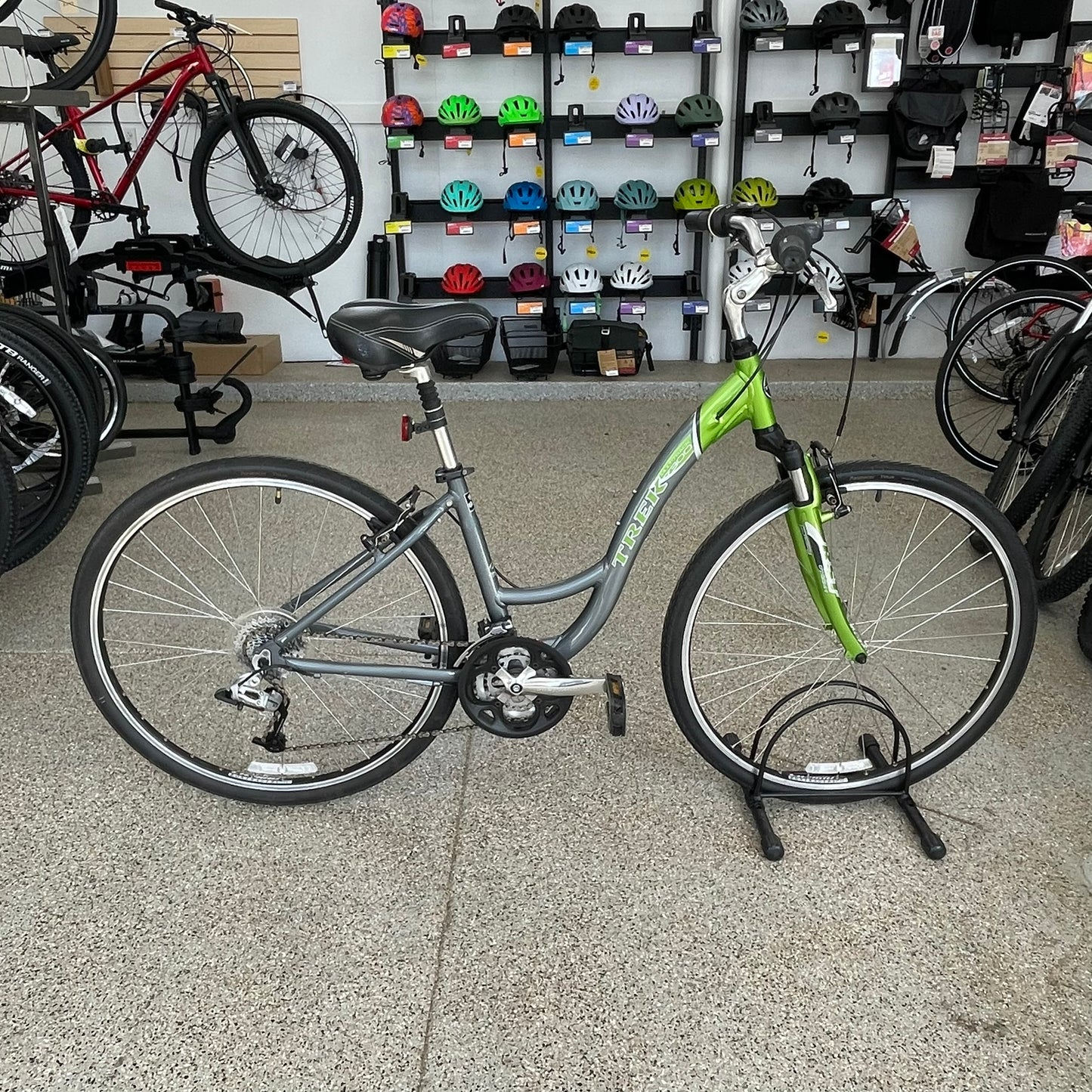 Trek Multitrack 7300 Low Step, Sm/Med 5'4" - 5'9"
