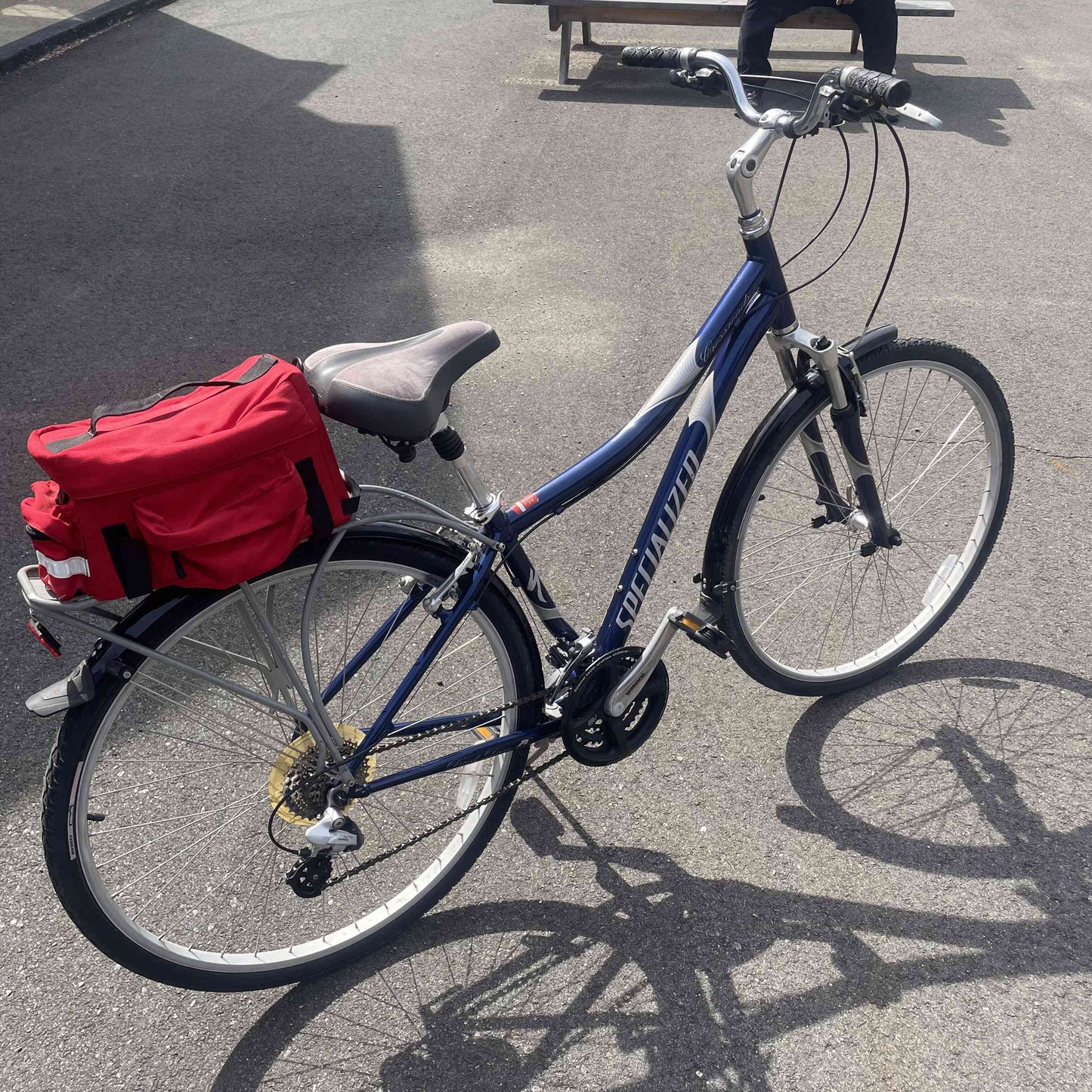 Specialized Crossroads, Medium, for riders between 5'5" and 5'11"
