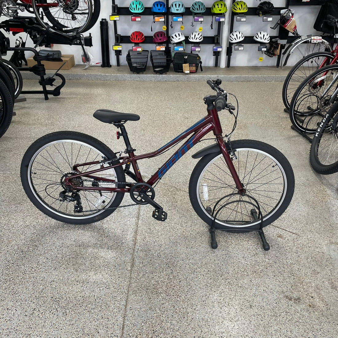 Giant Talon 24 Lite Kids Bike, One Size, for 4'3" to 4'11"