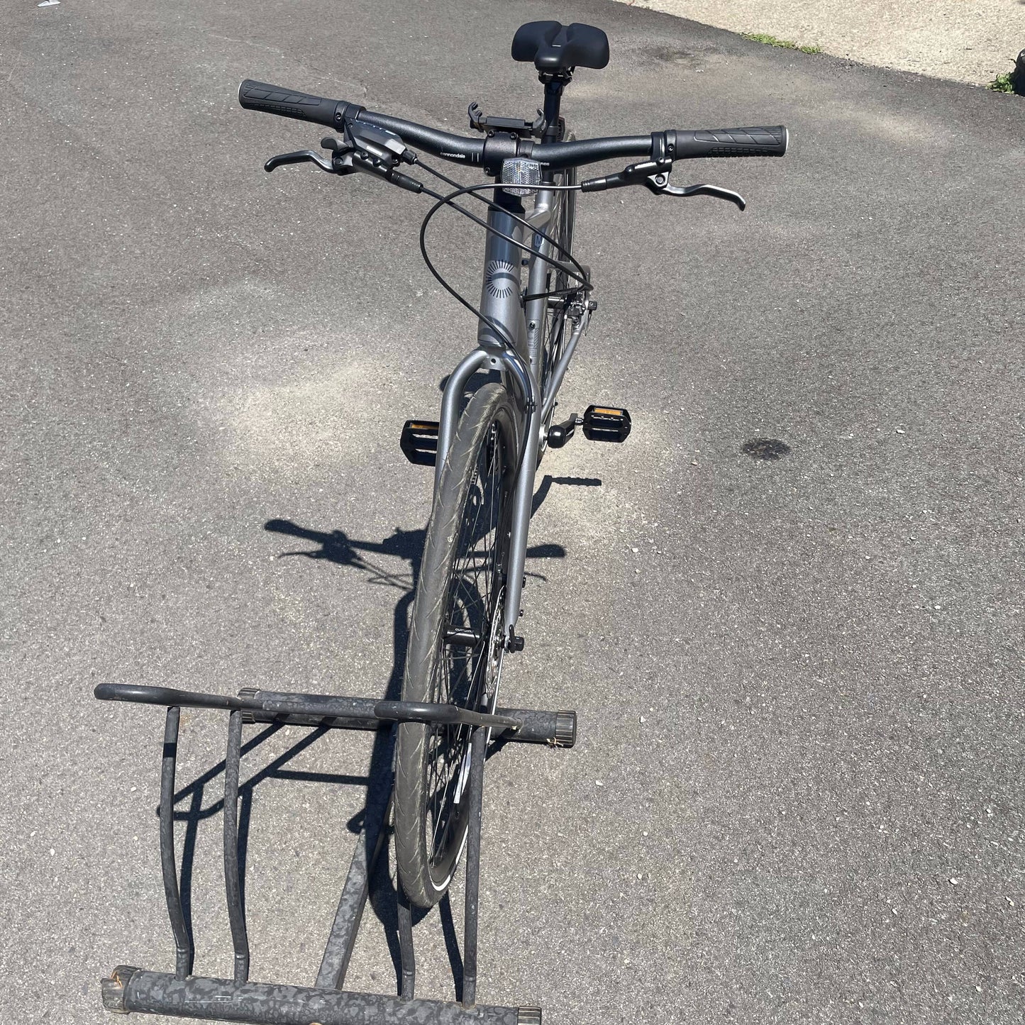 Cannondale Quick 3 Hybrid Bike, Medium, for 5'5" - 5'10"