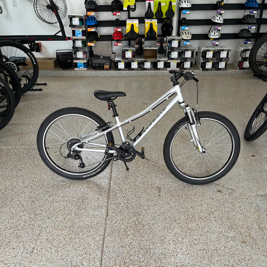 CPO, Specialized Hot Rock, 24" Kids Bike, 3'11" - 4'8"