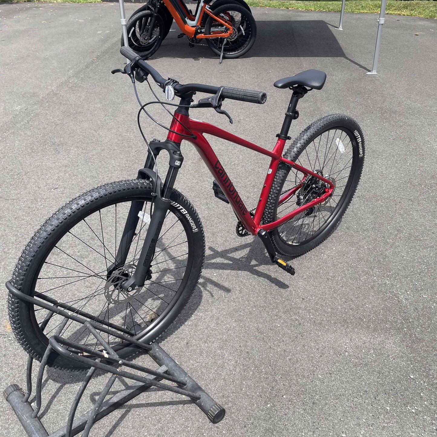 Cannondale Trail 2, Medium, for riders 5'4" to 5'9"